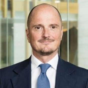 C-Suite Reshuffle As Standard Chartered CFO Leaves For Apollo