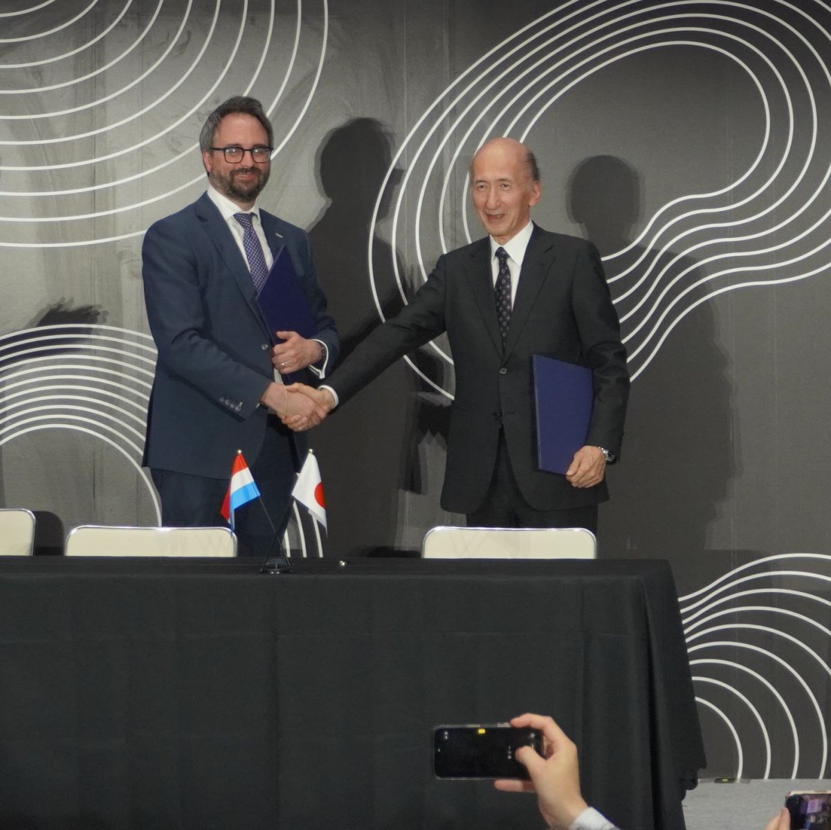 Tokyo, Luxembourg Forge Closer Financial Ties